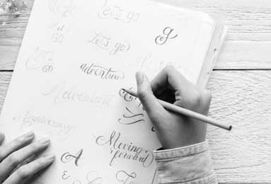 攀上高枝！比亚迪重金赞助曼城，网友调侃：王钰栋有望踢欧冠